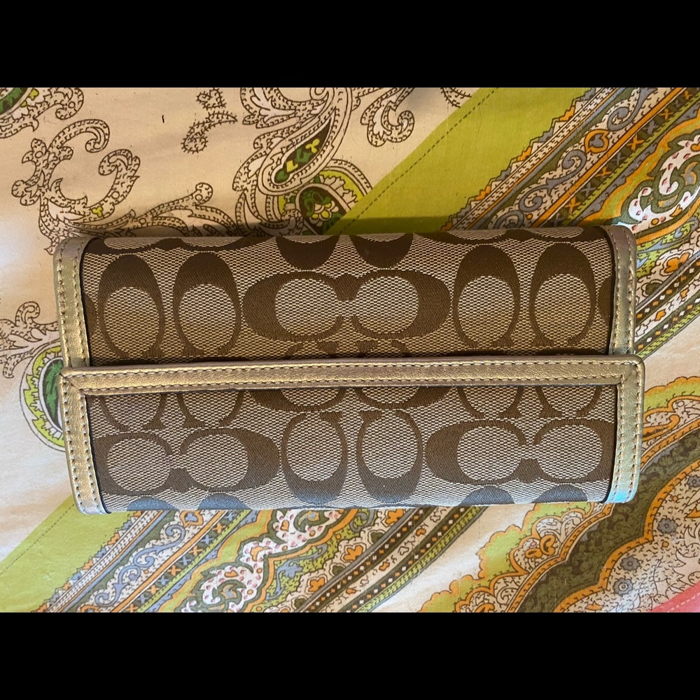 Coach Wallet - Picture 6 of 6
